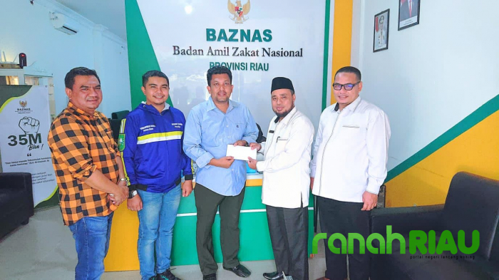 Karang taruna Provinsi Riau serahkan uang penghimpunan UPZ kepada Baznas Provinsi Riau